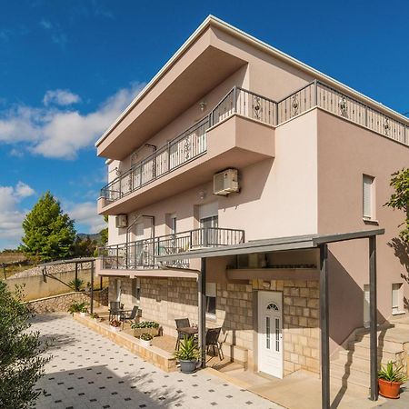 2 Bedroom Awesome Apartment In Mali Rat Sumpetar Exterior photo