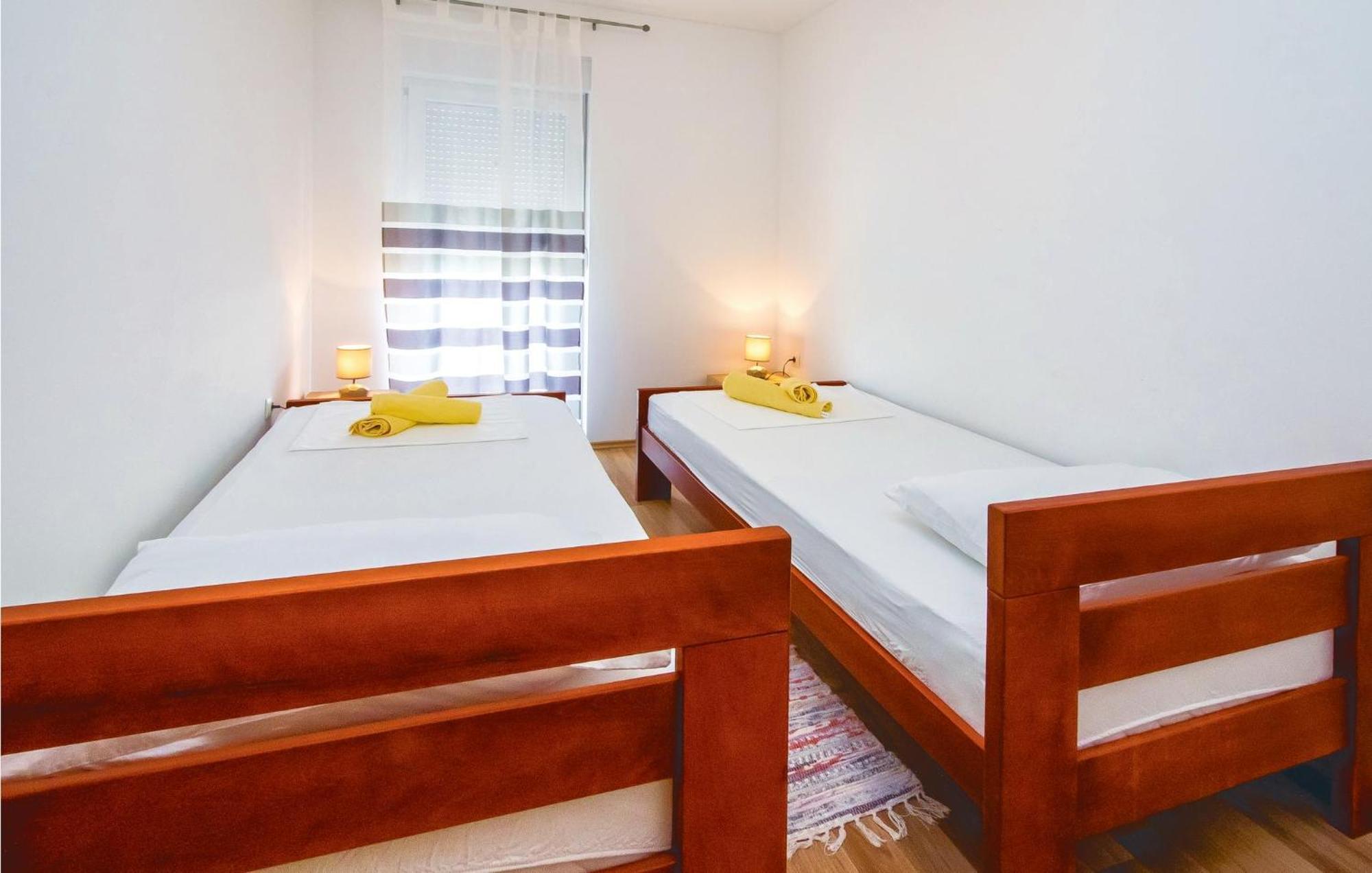 2 Bedroom Awesome Apartment In Mali Rat Sumpetar Exterior photo