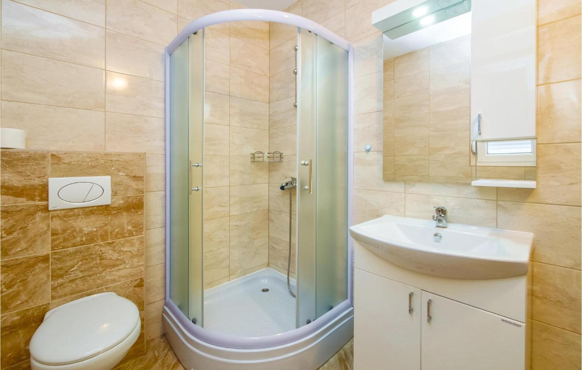2 Bedroom Awesome Apartment In Mali Rat Sumpetar Exterior photo