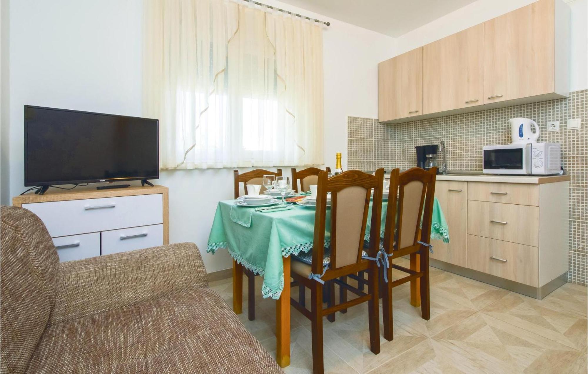 2 Bedroom Awesome Apartment In Mali Rat Sumpetar Exterior photo