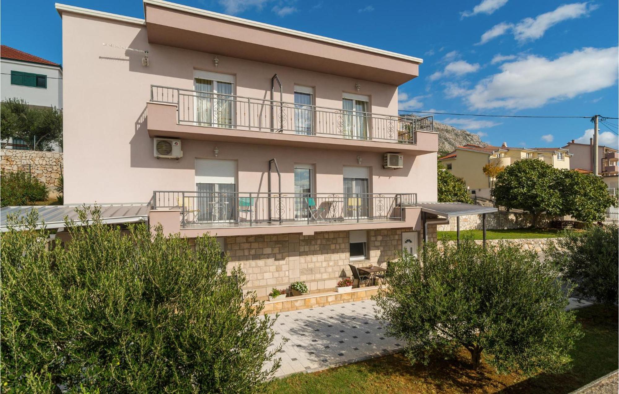 2 Bedroom Awesome Apartment In Mali Rat Sumpetar Exterior photo